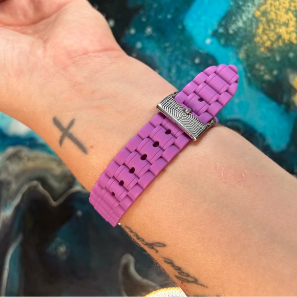 Versus Versace all stainless steel Purple and silver watch - Picture 9 of 9